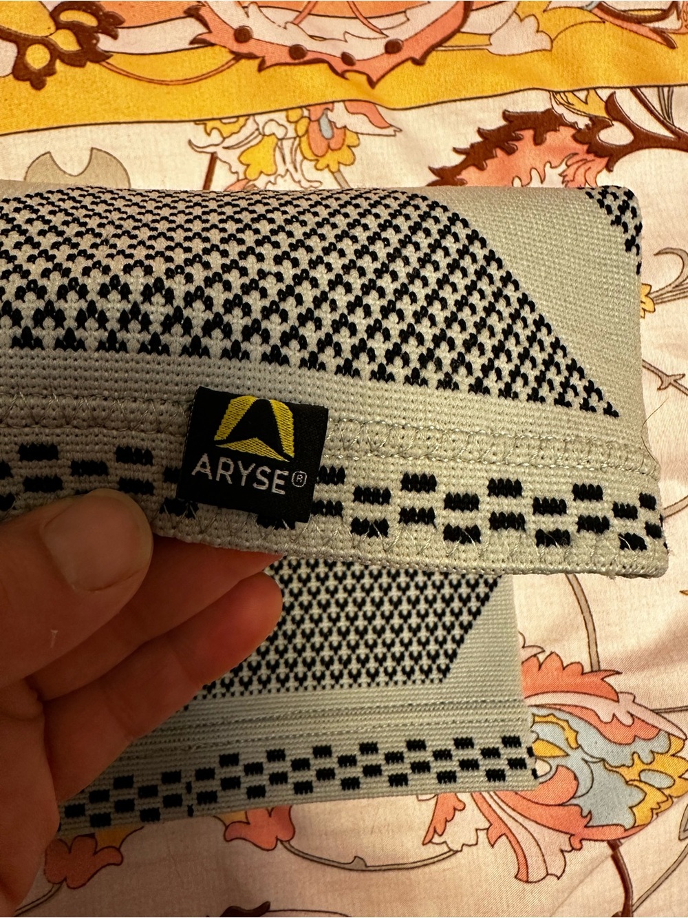 ARYSE Gray and Black Support Sleeve XL